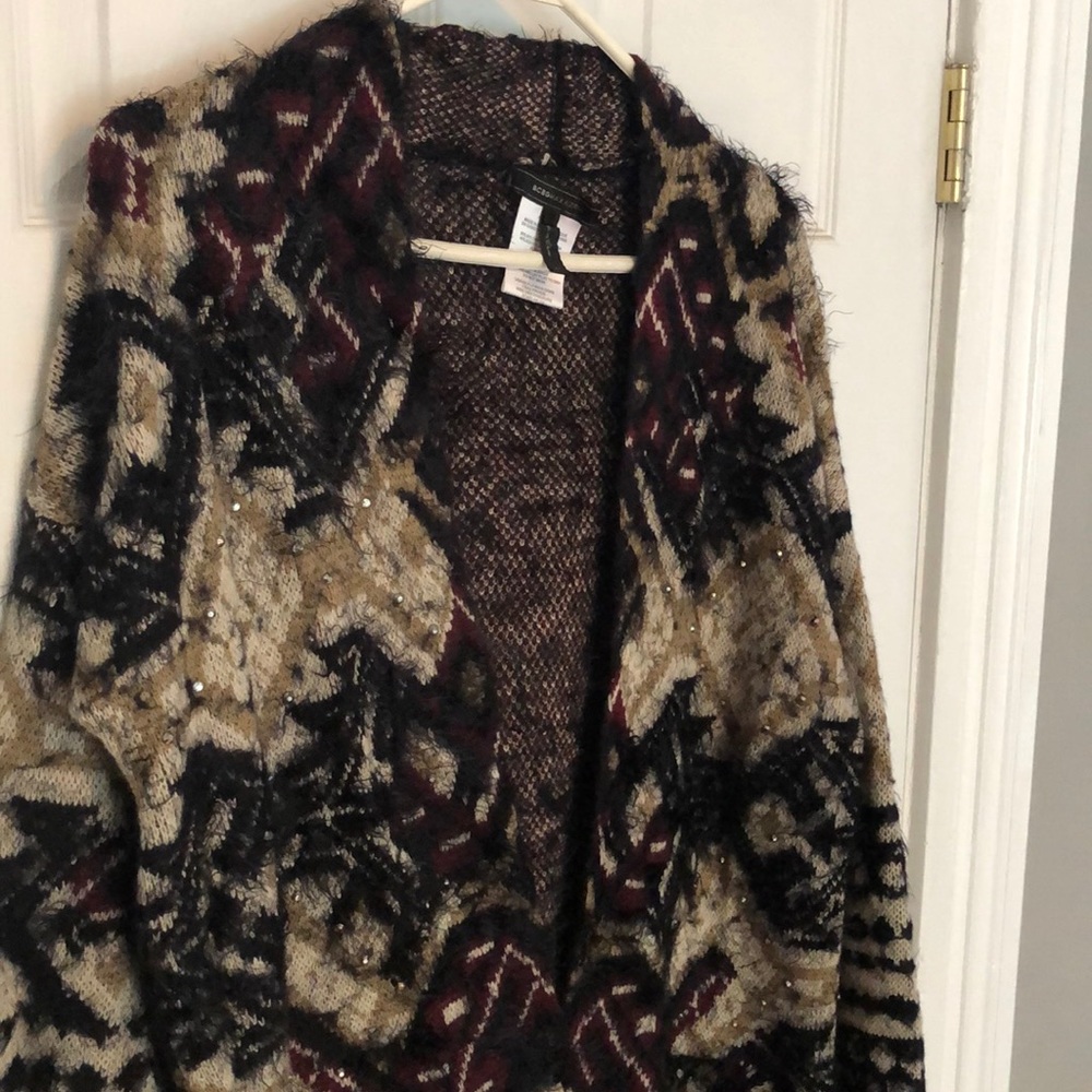 BCBG stunning duster